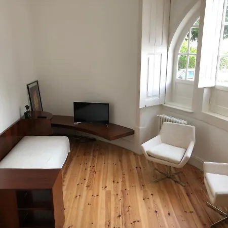 Rua Tenente Campos Rego, Ground Floor