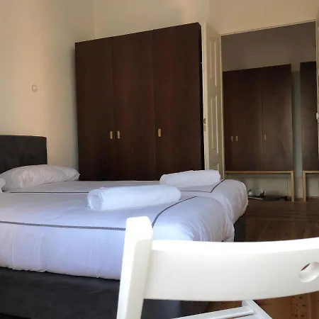 Rua Tenente Campos Rego, Ground Floor