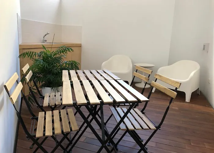 Rua Tenente Campos Rego, Ground Floor