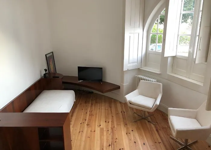 Rua Tenente Campos Rego, Ground Floor