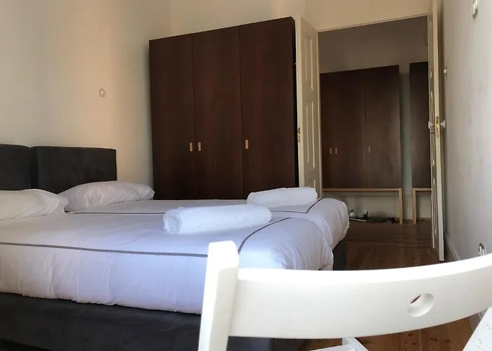 Rua Tenente Campos Rego, Ground Floor